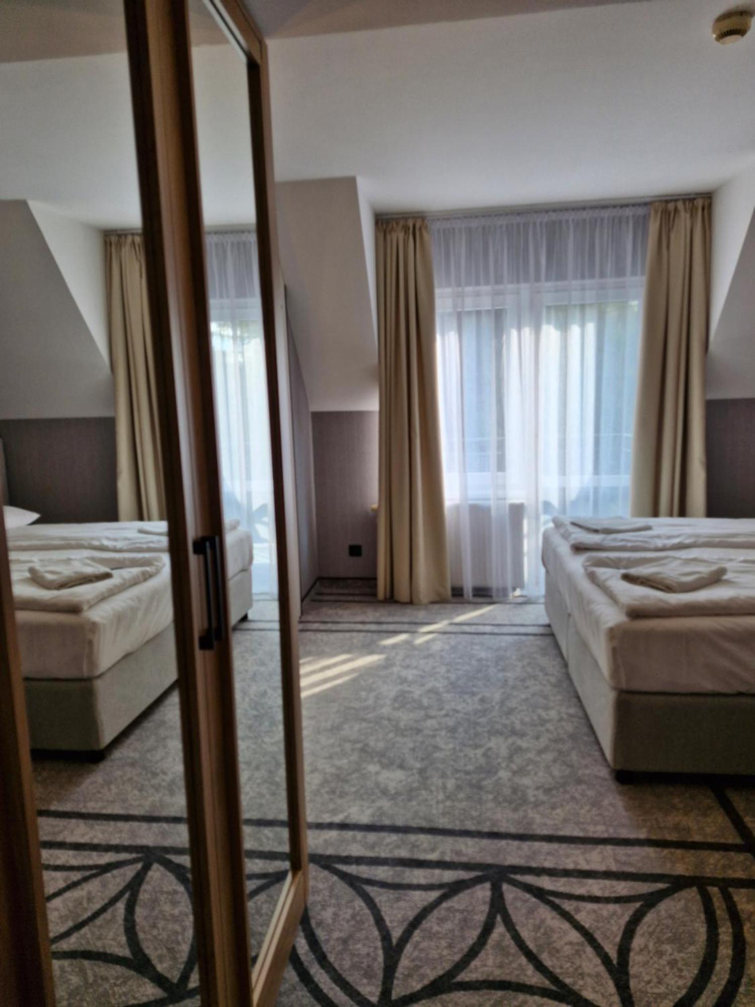 Pokój Dwuosobowy typu Deluxe z 1 lub 2 łóżkami